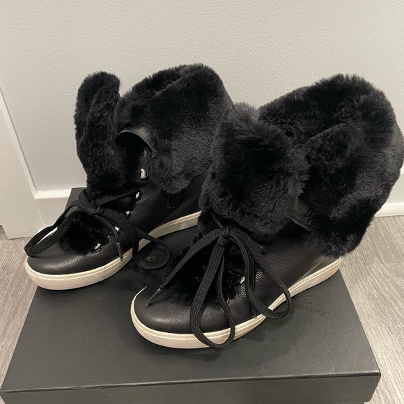 Donna Karen wedged fur lined winter boots - Picture 2 of 11